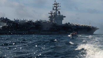 EEUU evalúa desplegar otro portaaviones