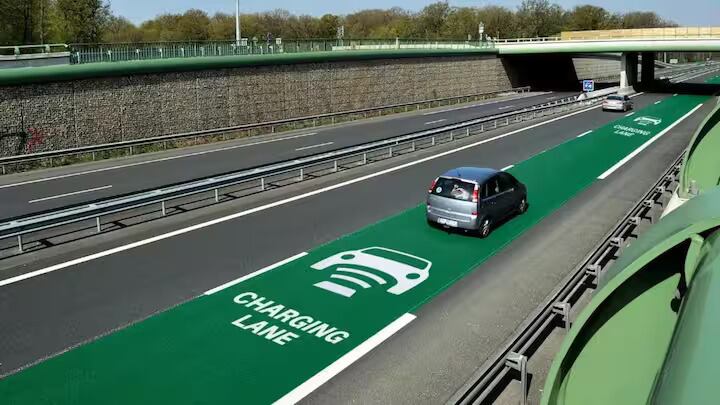 Carretera que permite cargar los coches eléctricos mientras circulan (electreon)