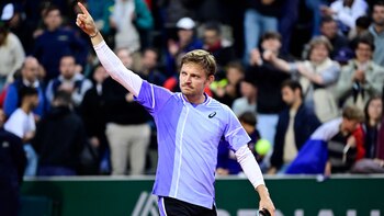 Goffin señaló al público tras