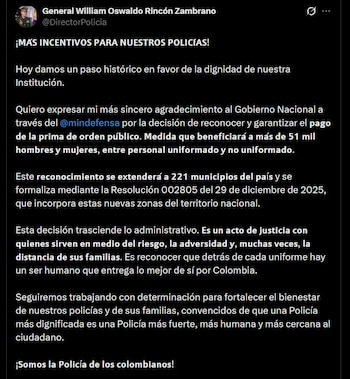 El general William Oswaldo Rincón Zambrano anuncia que la medida representa un reconocimiento y avance para el bienestar de los 183.000 miembros de la Policía - crédito @DirectorPolicia / X