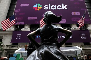 Slack funciona como un entorno interactivo, a través de la integración de ChatOps y de bots personalizados.
REUTERS/Brendan McDermid