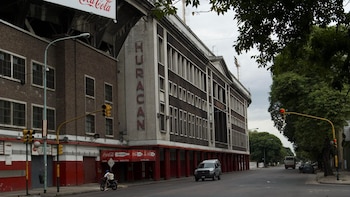 El 11 de noviembre de 1949 se inauguró el Palacio Adolfo Ducó, estadio del Club Atlético Huracán.