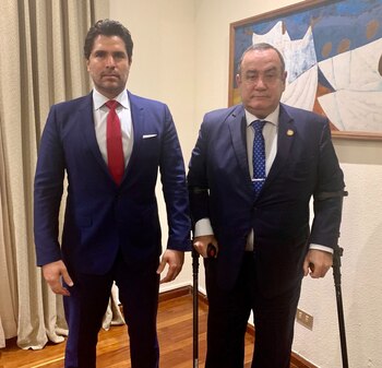 El productor de cine felicitó