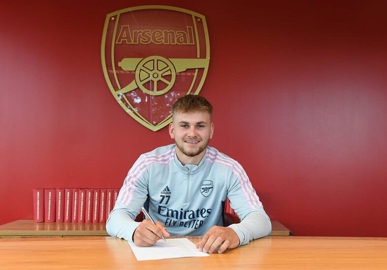 Billy Vigar, con pasado en el Arsenal se encuentra en coma inducido