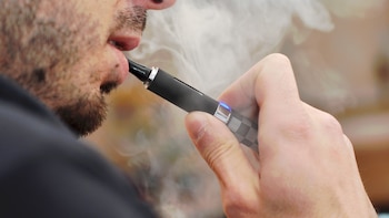 La Legislatura porteña tratará un proyecto para regular el uso de vapeadores
