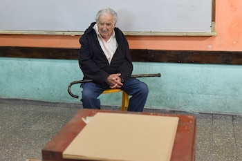 “Mi futuro más próximo es el cementerio pero me interesa la suerte de los jóvenes, que cuando tengan mi edad van a vivir un mundo muy distinto”, dijo Mujica (REUTERS/Martin Varela Umpierrez)