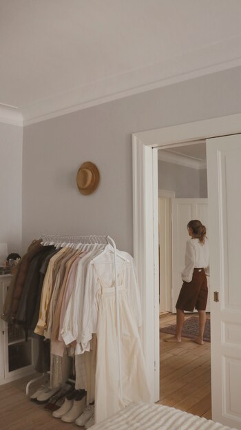 Materiales naturales y vegetación refuerzan