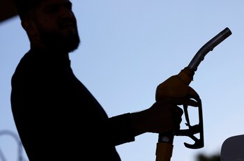 La reducción del precio del diésel BX será de hasta 0.41 soles por galón, incluido el IGV. | FOTO: REUTERS