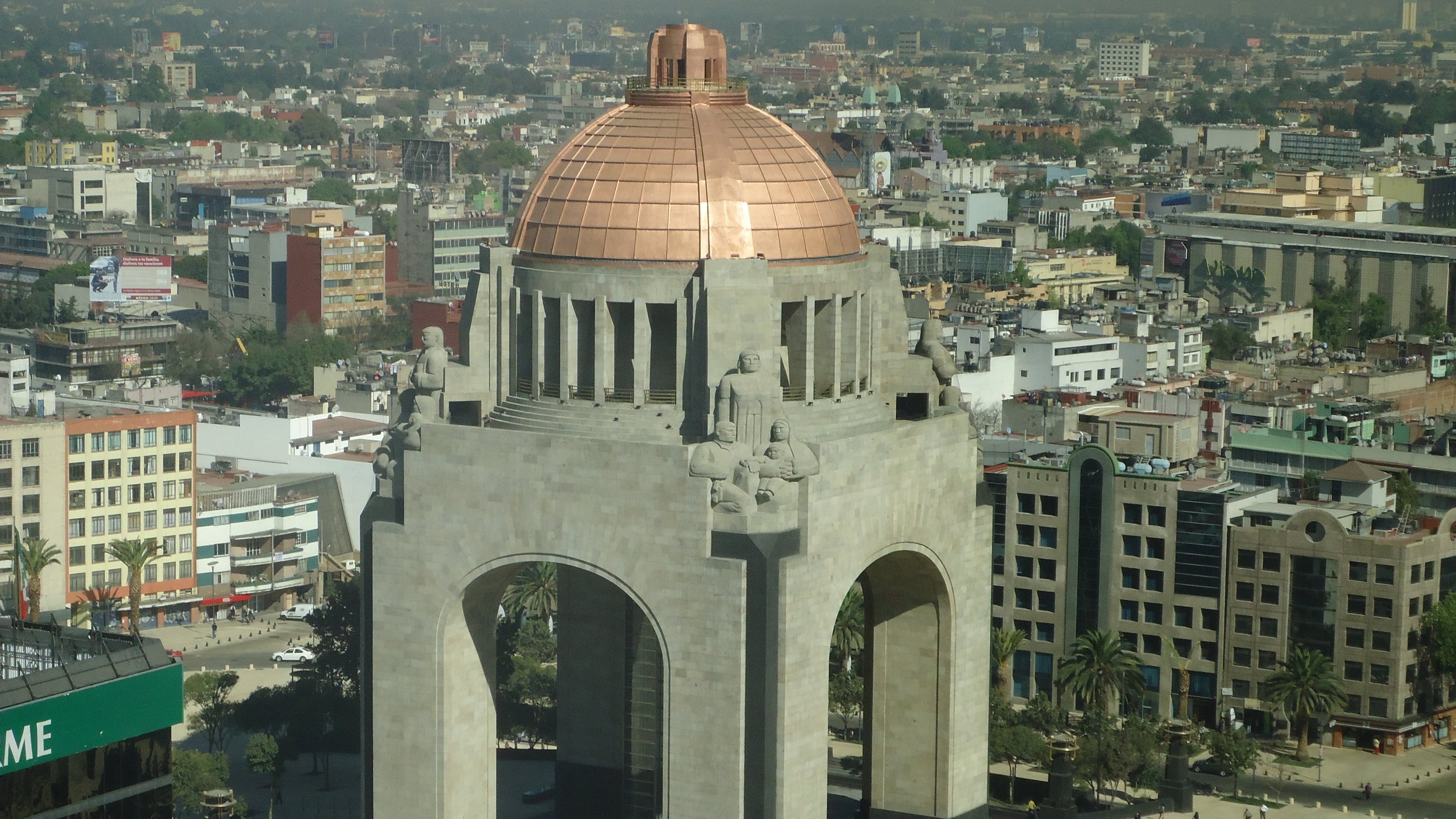 El Monumento a la Revolución mide 67 metros de altura y es considerado el arco del triunfo más grande del mundo (Wikimedia Commons)
