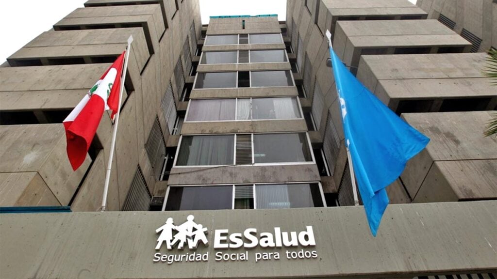 EsSalud continúa bajo una conducción interina: ¿Por qué el gobierno mantiene al Seguro Social sin una presidencia firme?