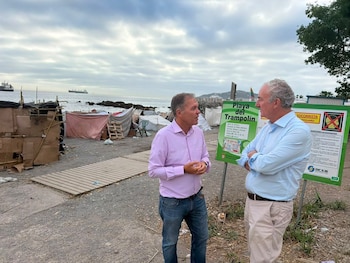 10/09/2026 El presidente de la OMC, Tomás Cobo, y el presidente del Colegio de Médicos de Ceuta, Enrique Roviralta, en la Playa del Trampolín (Ceuta).
SALUD
OMC