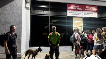 Los equipos caninos del SEPA ya trabajan sobre el terreno en Venezuela