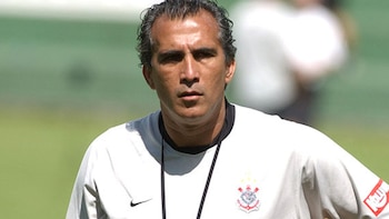 Un ex Corinthians y mundialista