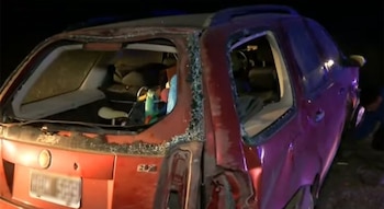 Así quedó el auto donde viajaba la familia (Gentileza: Rosario 3)