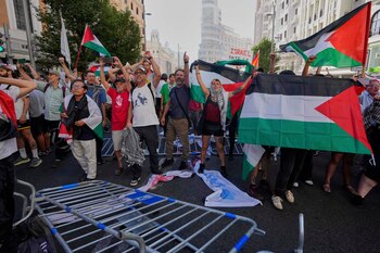 Manifestantes propalestinos bloquean una calle