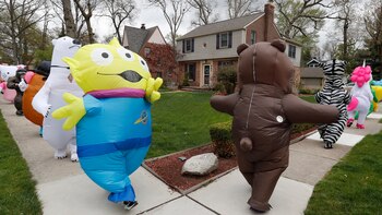 Los niños se emocionan al