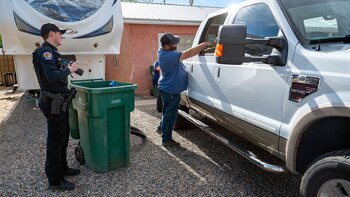 La-policía-confirmó-que-el-hombre-que-mató-a-3-personas-e-hirió-a-6-en-Nuevo-México-disparó-al-azar-contra-autos-y-casas