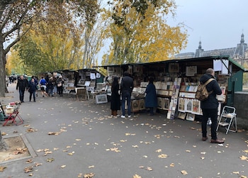 Kioscos de libros a orillas