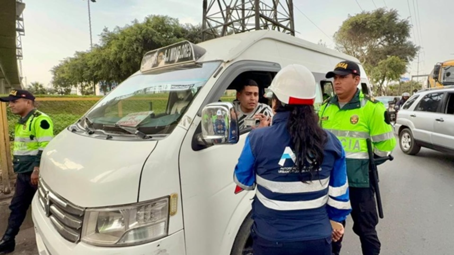 Llevan al depósito a combi ‘chingona y cabrona’ que tenía multas acumuladas por más de 80 mil soles