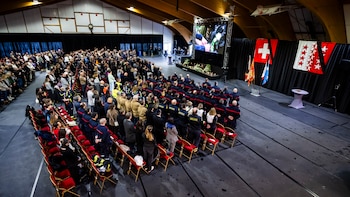 Empieza la ceremonia de homenaje