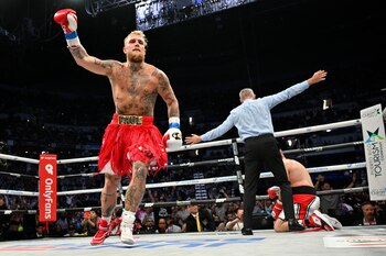 En preparación para el combate, Jake Paul aumentó su peso a 100 kg mediante una dieta rica en proteínas como carne de res y pollo (REUTERS/Miguel Rodriguez)