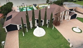 Los hijos del compositor puso