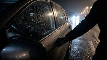 Una familia fue secuestrada durante siete horas en la vía Girardot–Bogotá: delincuentes en motos los interceptaron y robaron