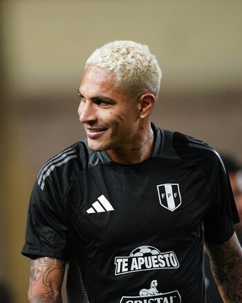 Paolo Guerrero es el jugador más veterano de la selección peruana.
