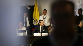 De La Espriella objeta una ley sobre cargos directivos por "razones de constitucionalidad"