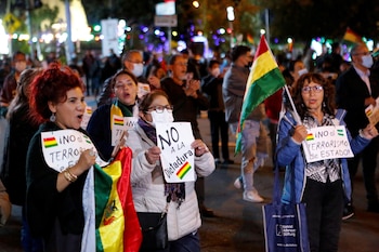 Simpatizantes Luis Fernando Camacho realizan