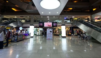 Interiores del CC. Caminos del