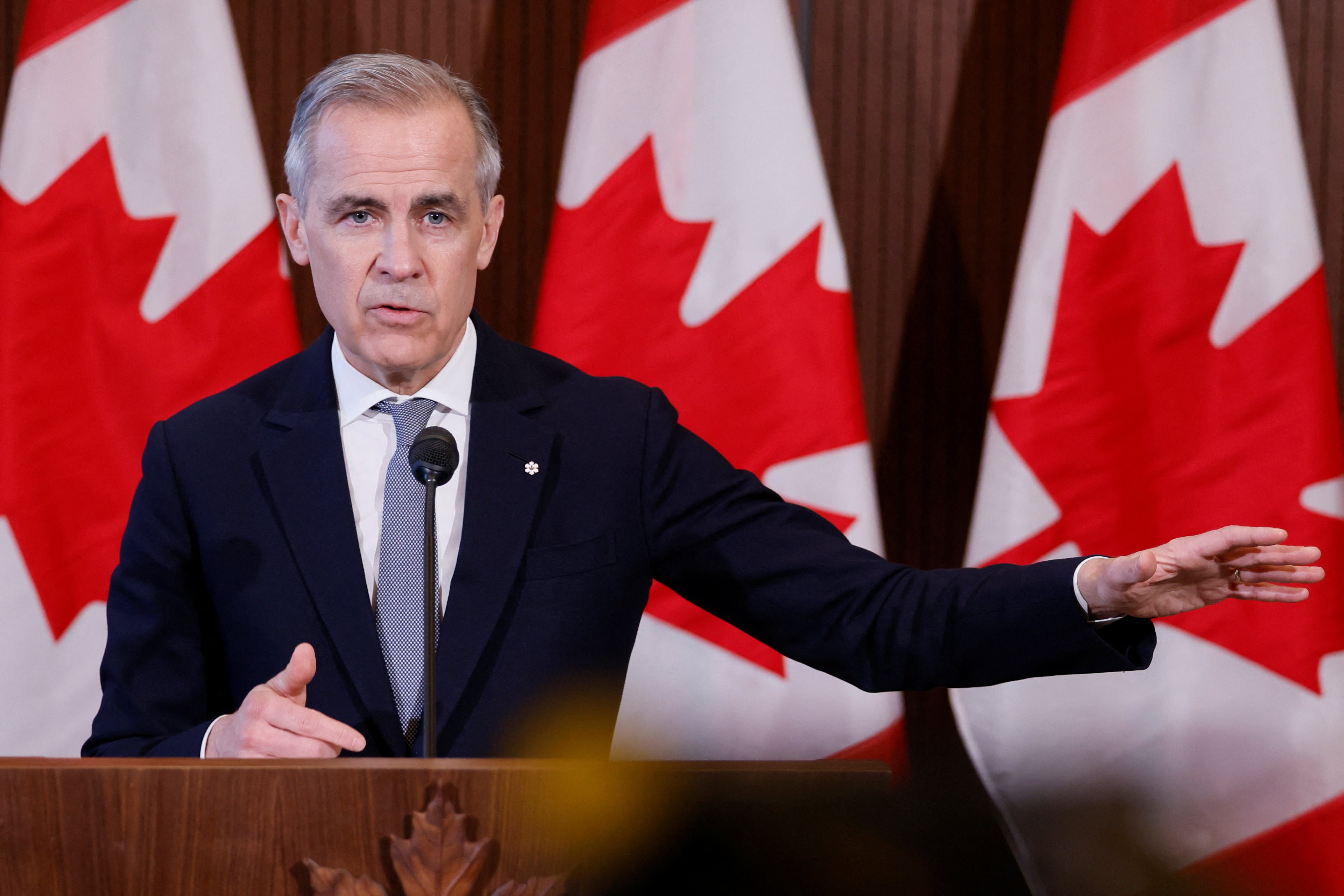 Mark Carney acusó a Washington de intentar subordinar a Canadá y de buscar destruir sus principales industrias durante las conversaciones comerciales. (REUTERS/Blair Gable)