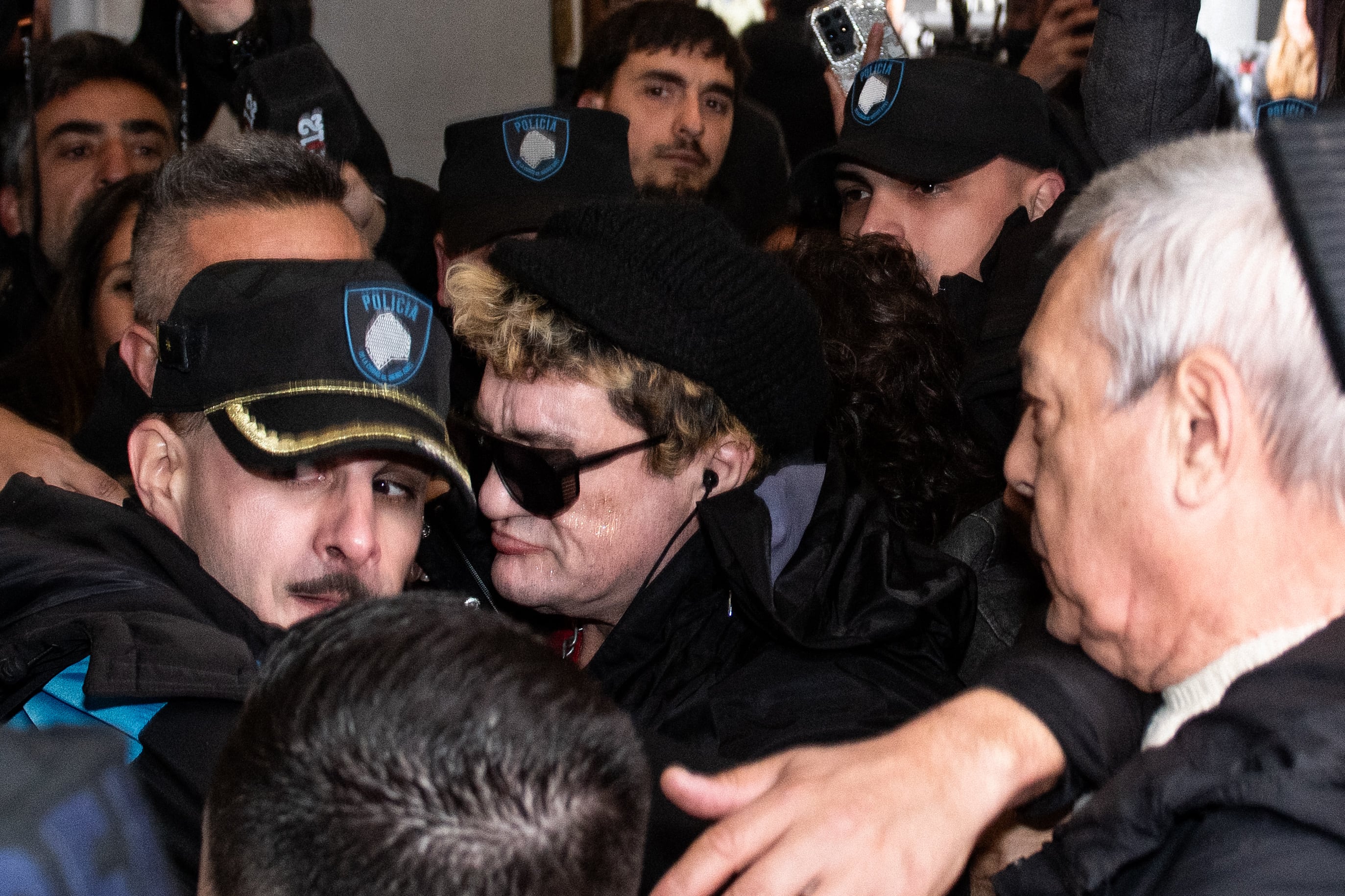 Tanto el ingreso como la salida del músico al tribunal fueron caóticos (Foto/RS Fotos)