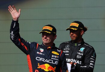 Max Verstappen ninguneó a Lewis Hamilton al referirse a los duelos entre ellos (REUTERS/Brian Snyder)