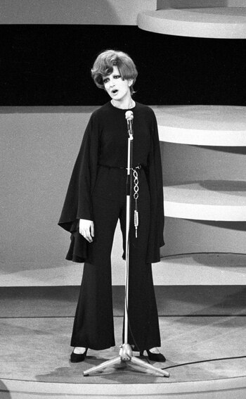 La cantante italiana Mina durante