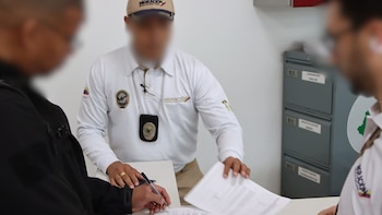 Migración Colombia inadmitió a 21 estadounidenses en El Dorado de Bogotá que pretendían grabar contenido sexual sin permisos: rechazó a otros 10 en Medellín