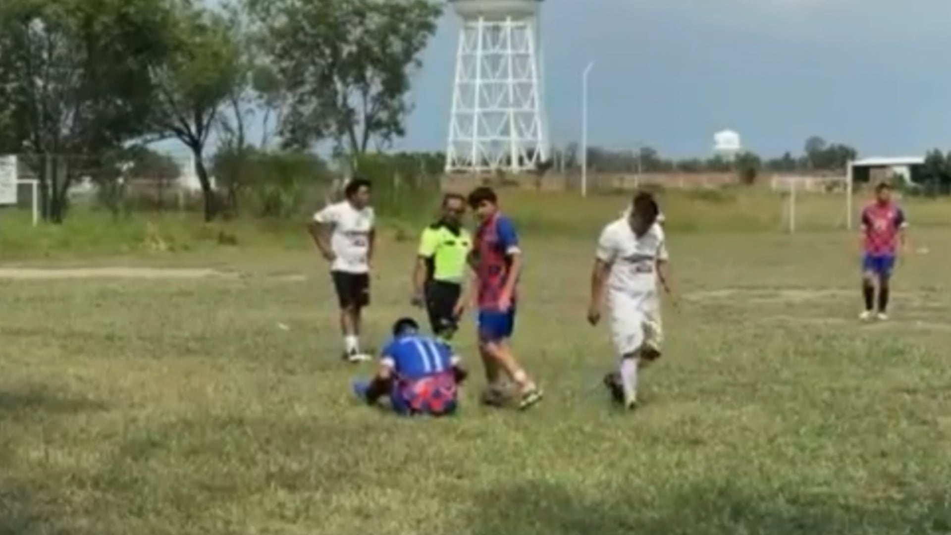 Reportan balacera durante un partido de fútbol en Guanajuato: hay un muerto y 5 heridos. Captura de pantalla