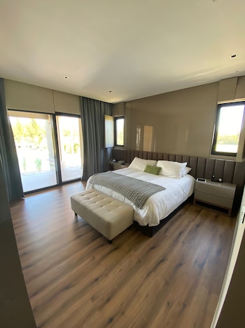 Uno de los dormitorios, decorado