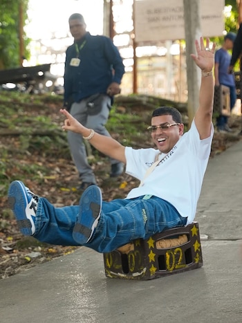 El reguetonero realizó el descenso