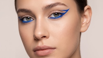 Eyeliner de colores: la técnica que sustituye al delineado negro clásico