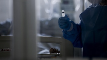El congoleño hospitalizado en Brasil con síntomas de ébola da positivo en meningitis pero permanece aislado
