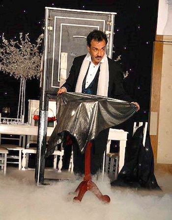 Leonardo Fernández trabajaba como mago