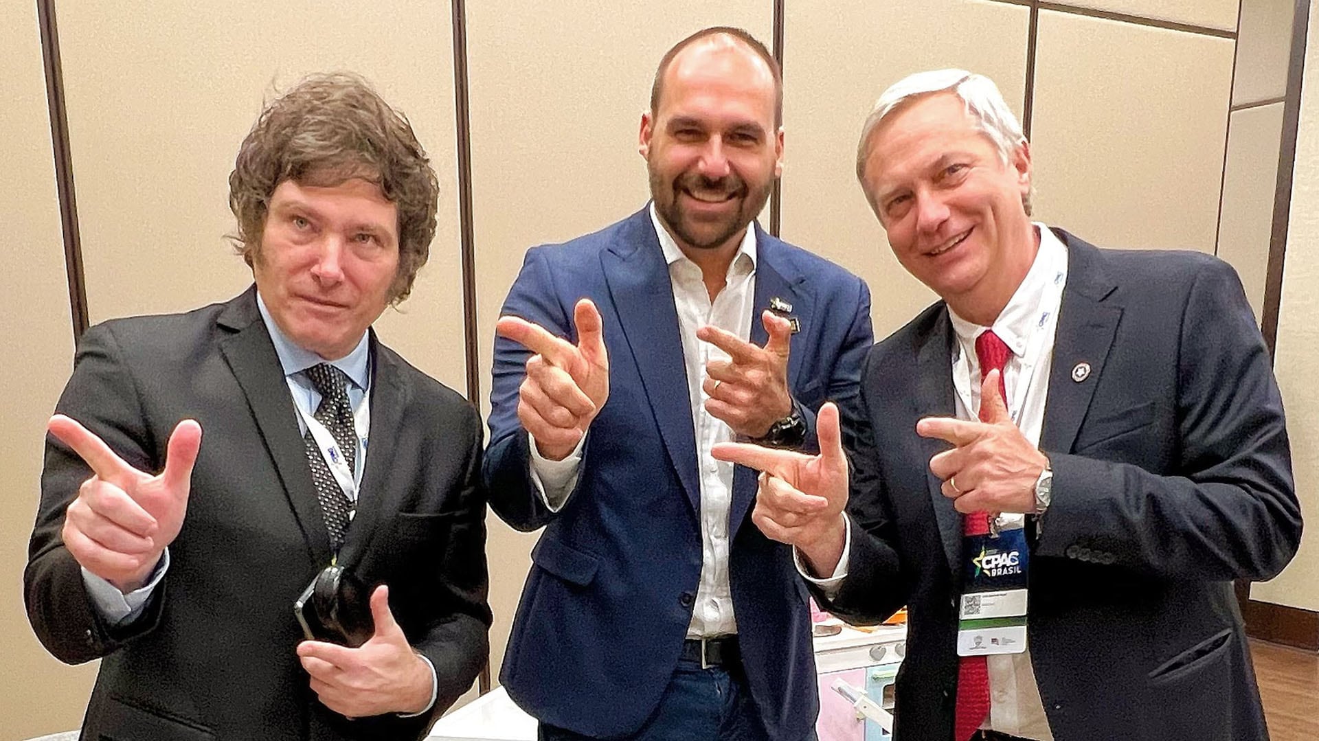 El presidente Javier Milei junto al reciente electo Antonio Kast y el hijo del expresidente Jair Bolsonaro