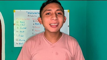 Santos Tuz, de origen yucateco enseña maya a través de TikTok