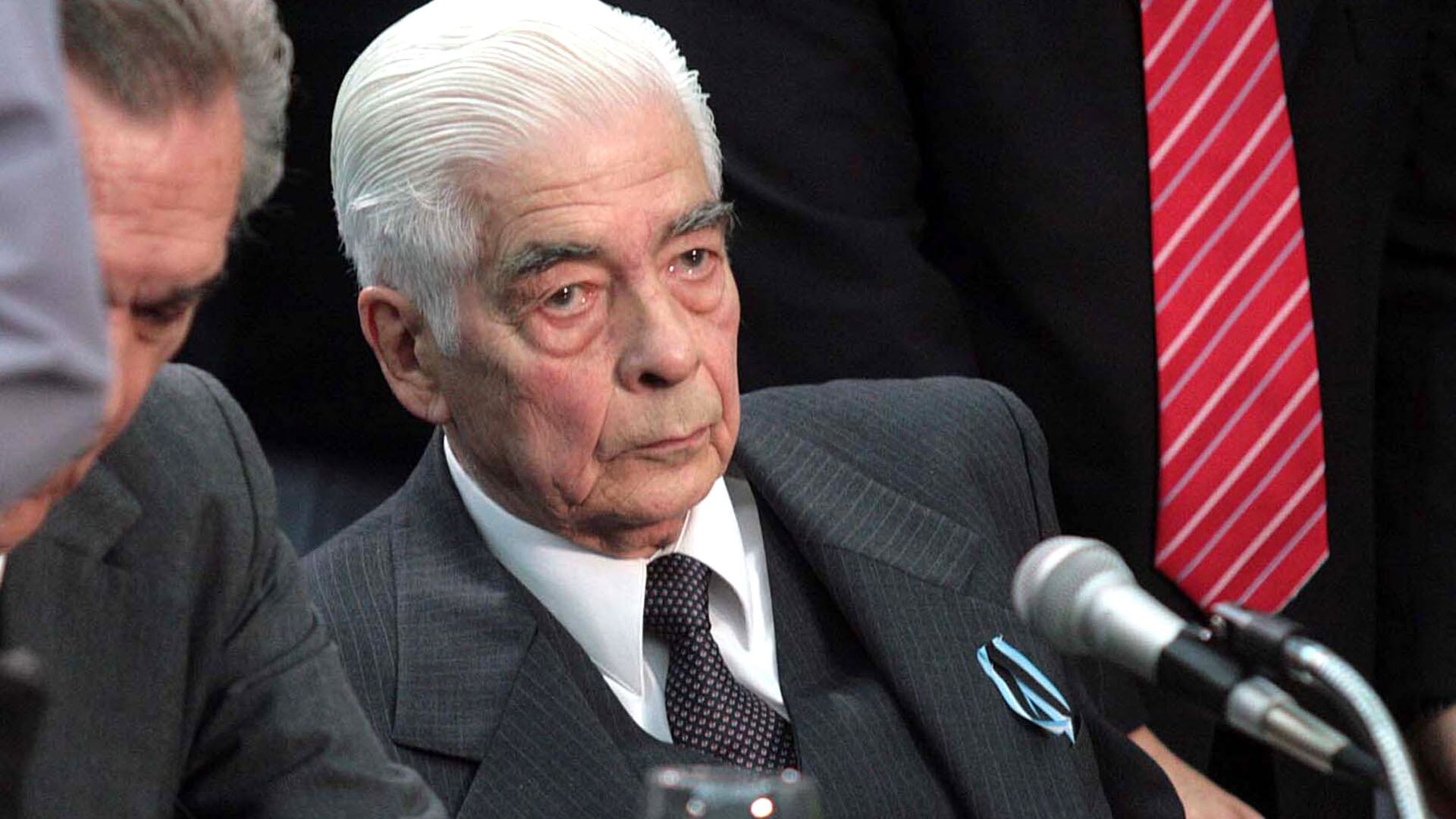 El obispo Angelelli tuvo un encuentro con Luciano Benjamín Menéndez