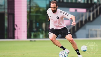 Gonzalo Higuaín entrenó por primera