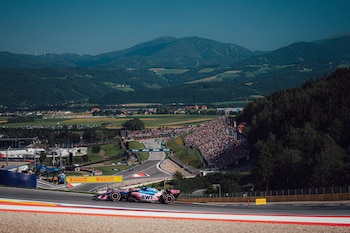 Colapinto en la emblemática segunda curva del Red Bull Ring, un lugar que permite sobrepasos (@ApineF1Team)