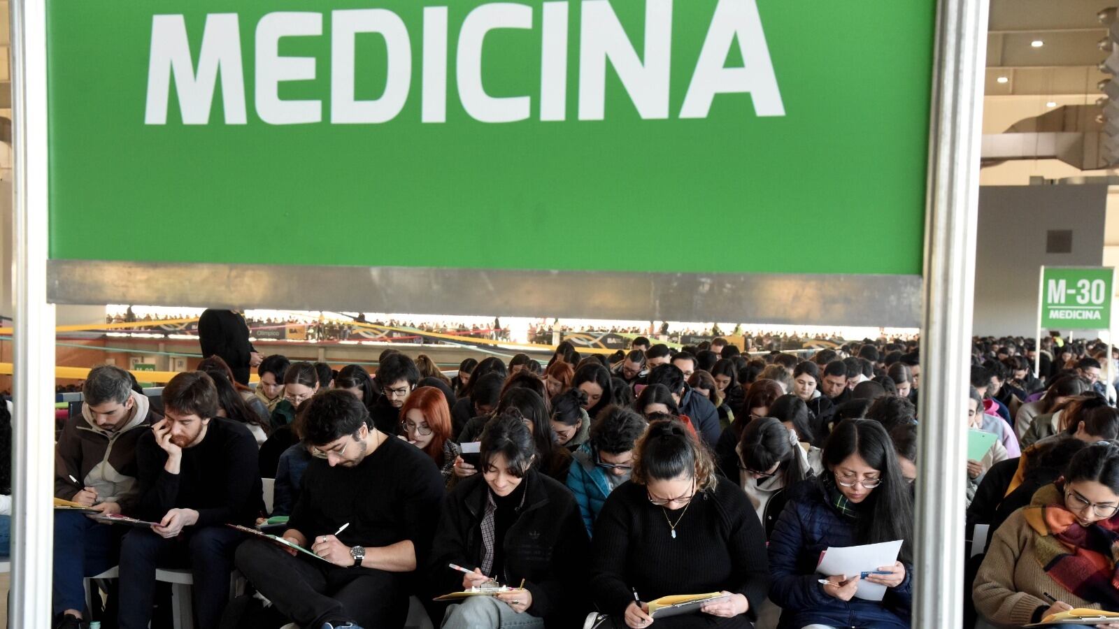 Se adjudicó el 81% de las 2.378 vacantes de las residencias médicas básicas, tras el escándalo en el ingreso