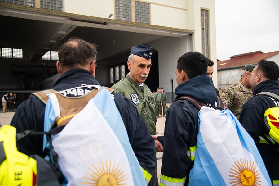 La radarización nacional combina radares secundarios para vuelos comerciales en todo el país y radares primarios militares en el norte y el sur (Fuerza Aérea Argentina)