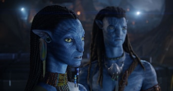 (L-R) Neytiri (Zoe Saldaña) and